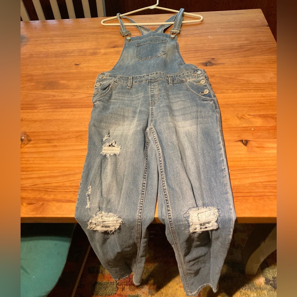 SO ripped overall jeans